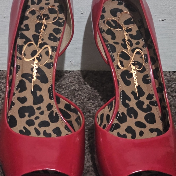 Jessica Simpson Sexy Red Heels - Picture 6 of 10